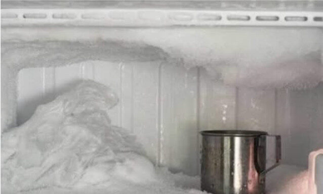 AKO VAM SE LED NAKUPLJA U ZAMRZIVAČU, SAMO UBACITE OVUNAMIRNICU: Nestaće kao rukom odnešen AKO VAM SE LED NAKUPLJA U ZAMRZIVAČU, SAMO UBACITE OVUNAMIRNICU: Nestaće kao rukom odnešen - featured image