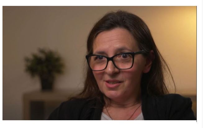Jasmina je nakon smrti roditelja nasledila 2 saksije, a njen brat 3 kuće i 2 placa: Ali tek nakon ovih reči shvatila je surovu istinu koja joj je slomila srce - featured image