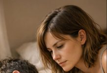 Dok je moj muž spavao, primijetila sam čudnu tetovažu barkoda na leđima: Skenirala sam kod i skoro se onesvijestila 😲😲 Dok je moj muž spavao, primijetila sam čudnu tetovažu barkoda na leđima: Skenirala sam kod i skoro se onesvijestila 😲😲 - featured image