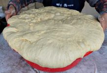 Konačno znam šta da DODAM tijestu da bude savršeno mekano i pahuljasto: Od toga pečem lepinje, kolače, vijuge i praznične kolače – sve od jednog tijesta! Konačno znam šta da DODAM tijestu da bude savršeno mekano i pahuljasto: Od toga pečem lepinje, kolače, vijuge i praznične kolače – sve od jednog tijesta! - featured image