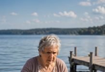 Slučajno sam vidjela snahu kako baca stari smeđi kofer u duboko jezero: odmah mi je izgledalo veoma čudno, a kada sam izvukla kofer iz vode, užasnula sam se onim što je bilo unutra 😲🫣 Slučajno sam vidjela snahu kako baca stari smeđi kofer u duboko jezero: odmah mi je izgledalo veoma čudno, a kada sam izvukla kofer iz vode, užasnula sam se onim što je bilo unutra 😲🫣 - featured image