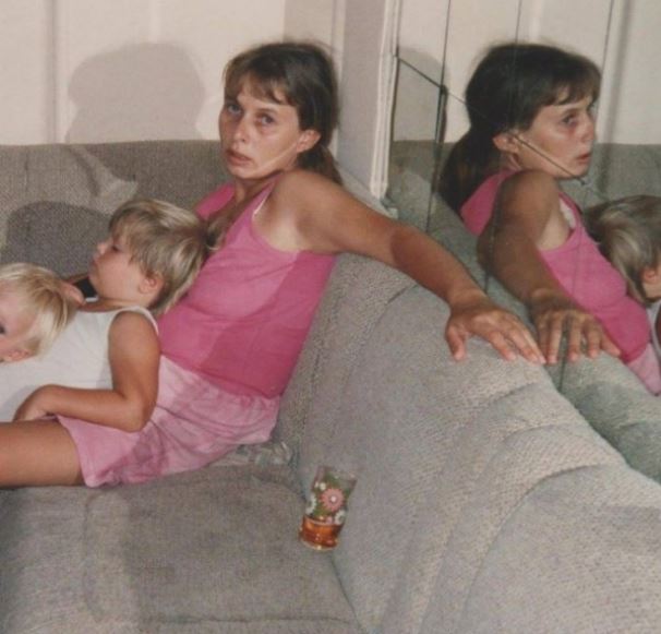 Ova slika nastala je 1994. godine: Slikao nas je muž i rekao da mi je to POSLJEDNJA NOĆ koju ću provesti živa – evo GDJE SAM DANAS - featured image