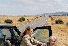 Žena, pokušavajući da se oslobodi svoje majke, ostavila ju je na ivici puta i jednostavno otišla; ali kćerka nije mogla ni da zamisli šta će se uskoro desiti 😱 😮 Žena, pokušavajući da se oslobodi svoje majke, ostavila ju je na ivici puta i jednostavno otišla; ali kćerka nije mogla ni da zamisli šta će se uskoro desiti 😱 😮 - featured image