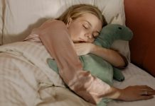 Od babe je čula za trik sa jastukom, sada spava kao beba: Vrlo je jednostavno, isprobajte još večeras Od babe je čula za trik sa jastukom, sada spava kao beba: Vrlo je jednostavno, isprobajte još večeras - featured image