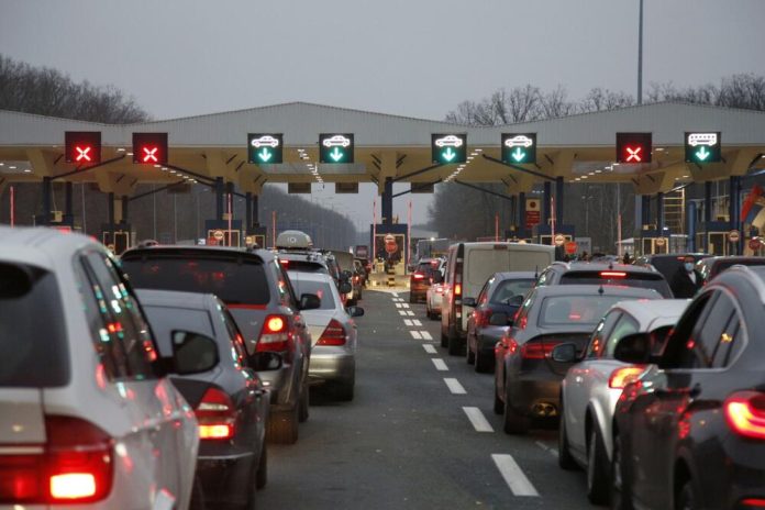 OBAVEZAN DOKUMENT KOJI SVAKI VOZAČ MORA DA IMA: Mnogi zaboravljaju na ovu stvar, a može skupo da vas košta - featured image OBAVEZAN DOKUMENT KOJI SVAKI VOZAČ MORA DA IMA: Mnogi zaboravljaju na ovu stvar, a može skupo da vas košta - featured image