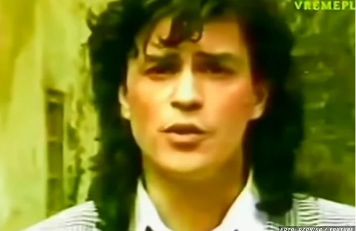 Pevač je bio SIMBOL LEPOTE Jugoslavije, žene su LUDELE ZA NJIM: Oženio se 30 godina mlađom, a evo kako izgleda u OSMOJ DECENIJI – malo ko bi ga prepoznao - featured image