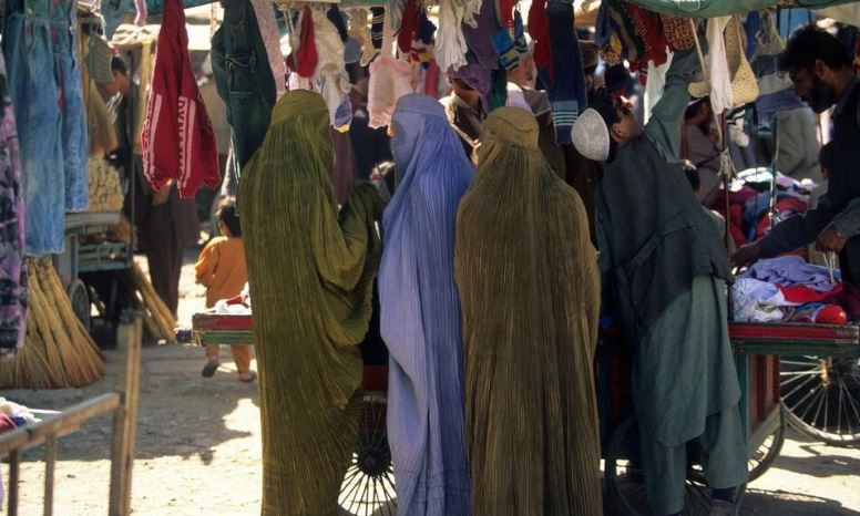 ŠTA NOSE ISLAMSKE ŽENE ISPOD TRADICIONALNE ODEĆE – BURKE: Odgovor je šokirao mnoge - featured image