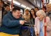 U autobusu drski mladić ne samo da je odbio ustupiti mjesto starijoj ženi, već je i demonstrirao nogu na sjedalo – ali takvu kaznu definitivno nije očekivao 😨😱 U autobusu drski mladić ne samo da je odbio ustupiti mjesto starijoj ženi, već je i demonstrirao nogu na sjedalo – ali takvu kaznu definitivno nije očekivao 😨😱 - featured image