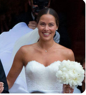 ANA IVANOVIĆ SE UDAJE ,POGELDAJTE KAKAV JE SKANDAL ŠVAJNI NAPRAVIO KAD JE VIDIO KO JE U PITANJU: A i vi ćete ostat u šoku!!! Švani mu nije ni do koljena!!!!Ana je ubola jakpot (FOTO) - featured image