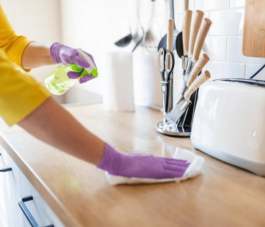 PRAŠINA U STANU ME NERVIRALA, A ONDA MI JE SVEKRVA DALA ODLIČAN RECEPT: Sad Čistim Kuću Trostruko Rjeđe, A SVE BLISTA PRAŠINA U STANU ME NERVIRALA, A ONDA MI JE SVEKRVA DALA ODLIČAN RECEPT: Sad Čistim Kuću Trostruko Rjeđe, A SVE BLISTA - featured image